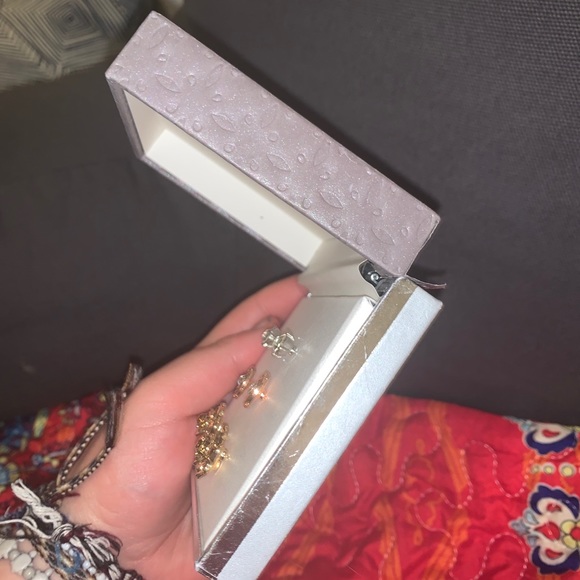 Earring set - Picture 4 of 4